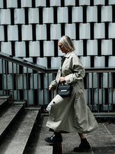 Load image into Gallery viewer, variant_black-gold